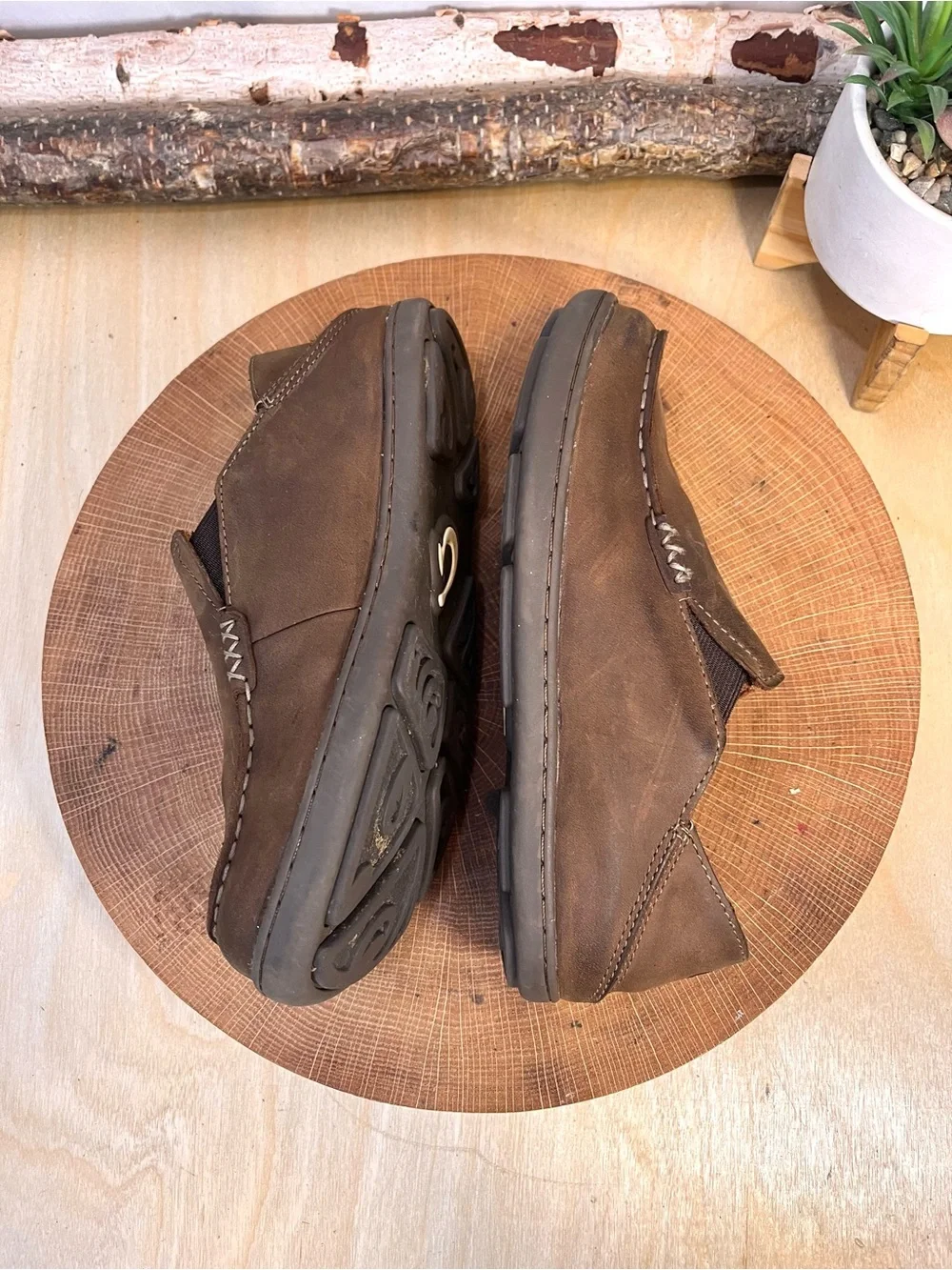 OluKai Moloa Kids Slip-On Shoes Brown Leather Size 2 Moccasins